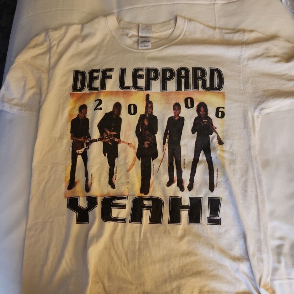 VINTAGE Def Leppard YEAH! USA TOUR T Shirt 2006 LARGE Authentic